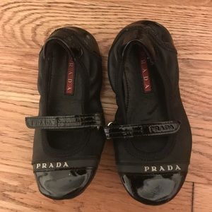 Girls Prada shoes euc